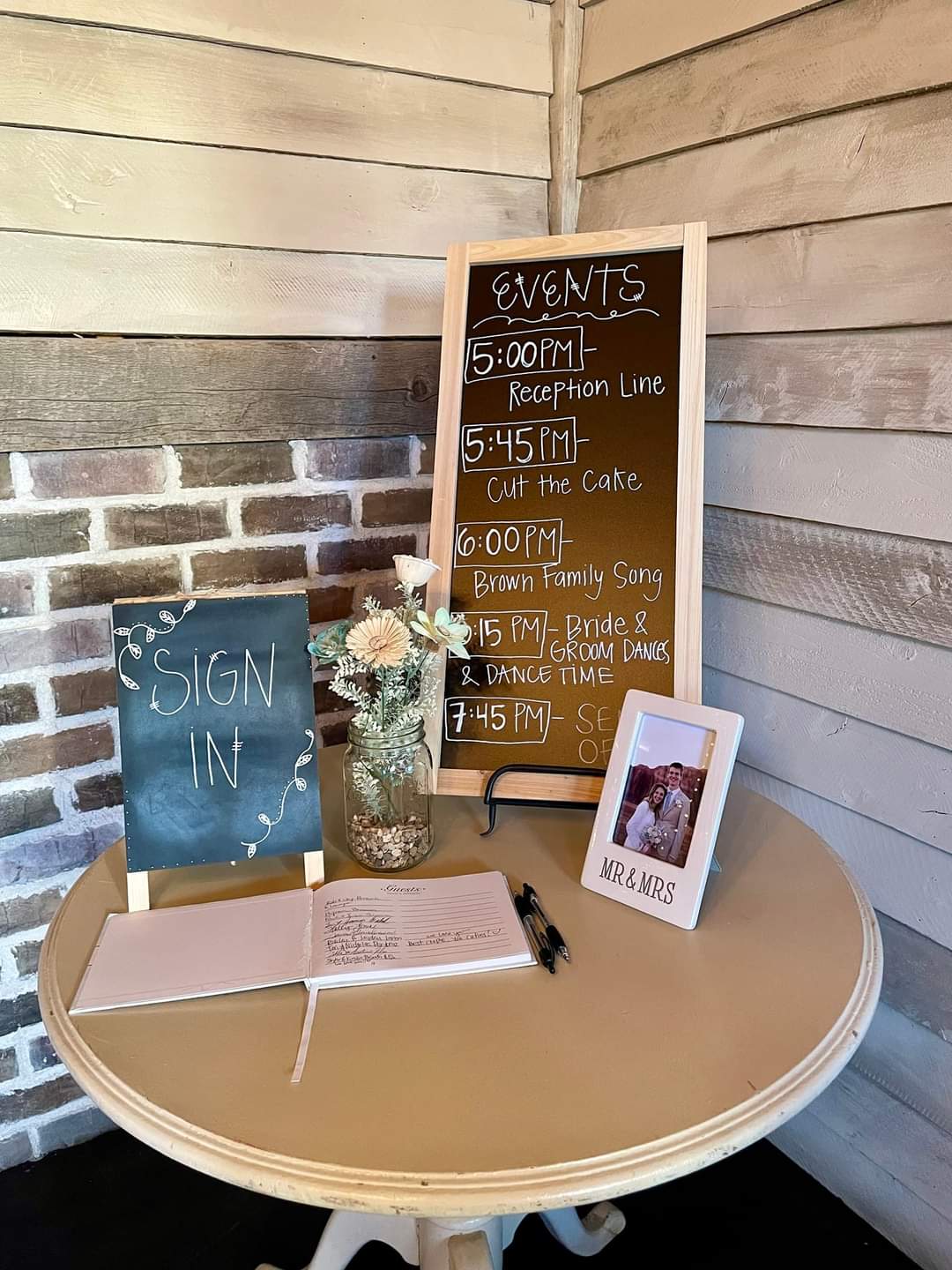 Brown wedding decor